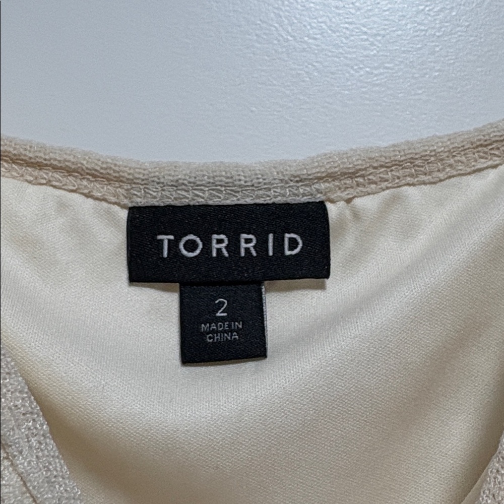 Torrid Cream Lace Detail Top - Picture 3 of 4